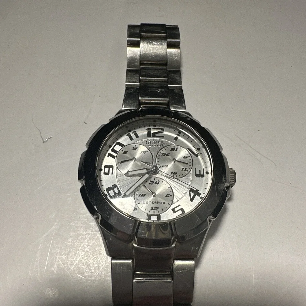 GUESS WATERPRO Water Resistance 100m/330ft Men's‎ Watch Preowned